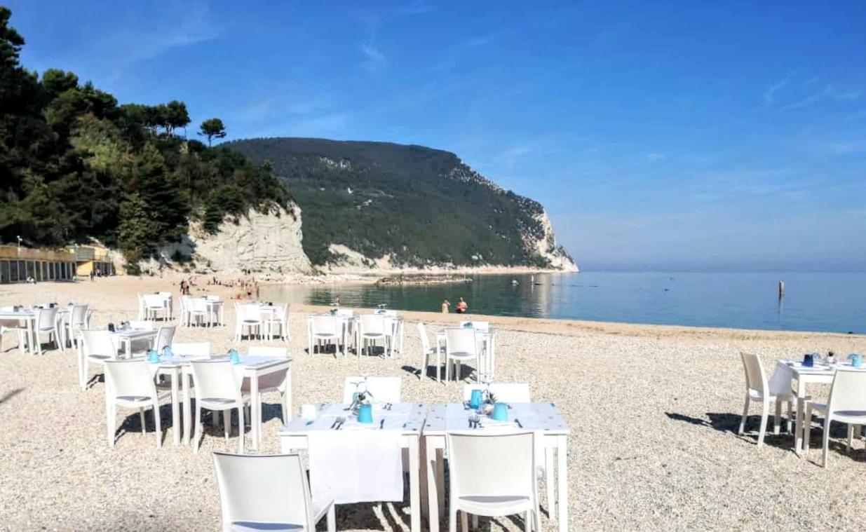 Agriturismo Rosa Antica Monte San Vito Exteriör bild