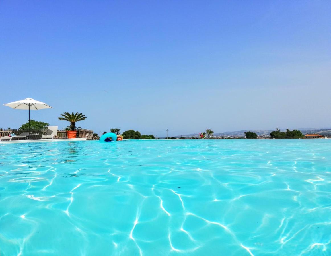 Agriturismo Rosa Antica Monte San Vito Exteriör bild